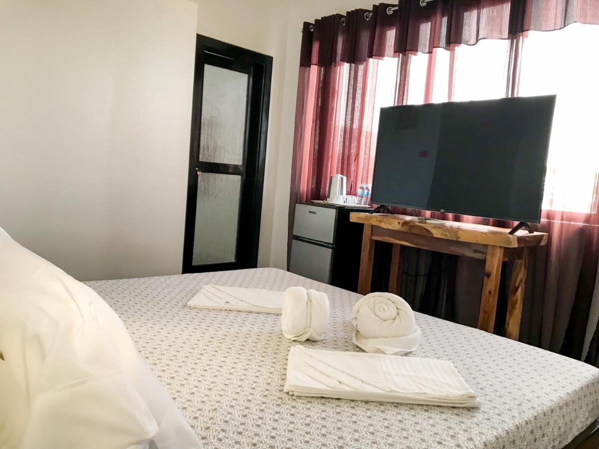 E.I. Suites Siquijor Exterior photo