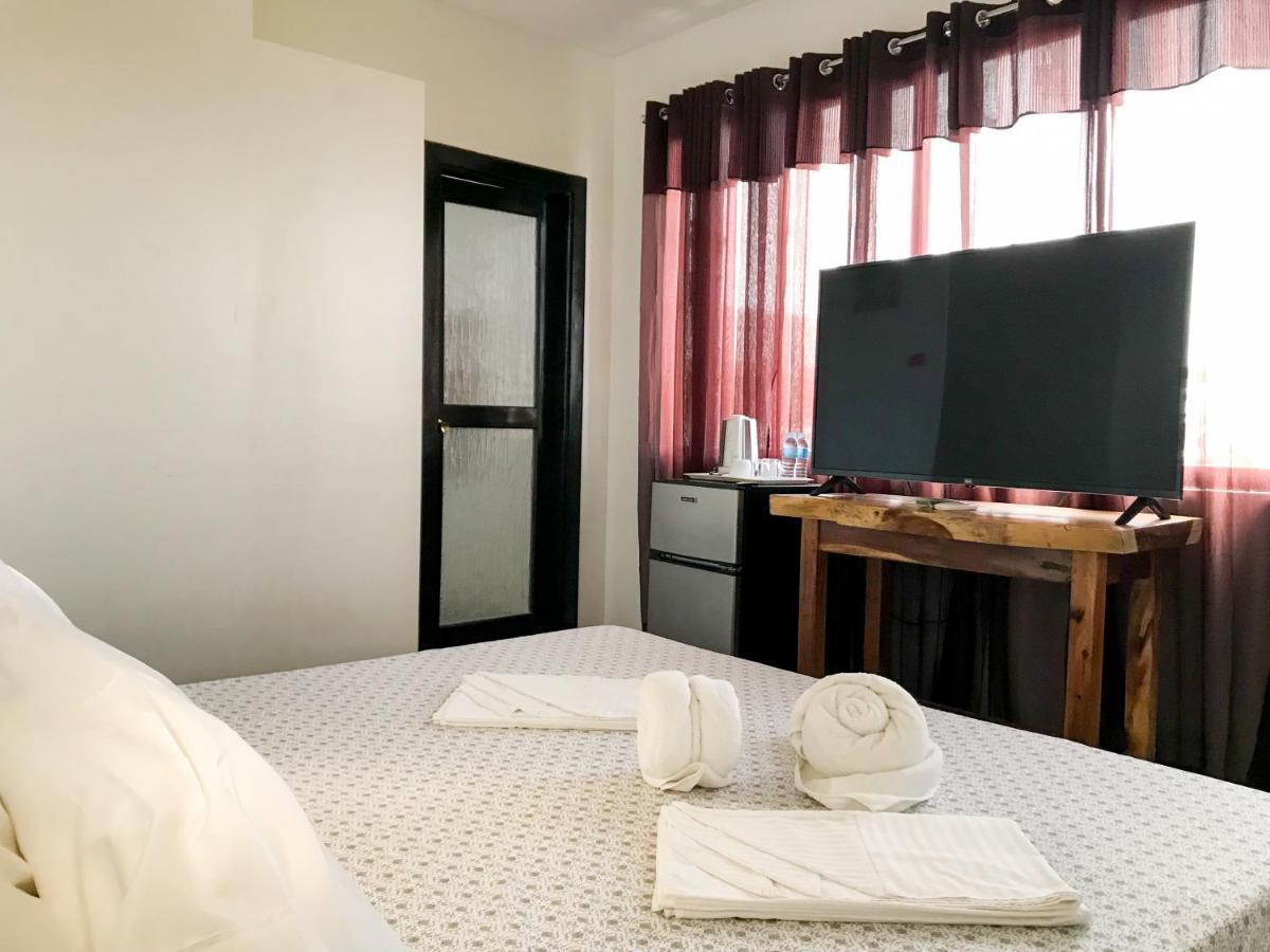 E.I. Suites Siquijor Exterior photo